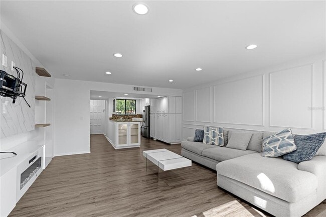 Building Photo - 4469 Luxemburg Ct