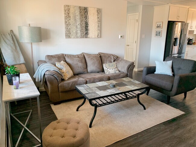 Foto del edificio - 4743 Everett Ct