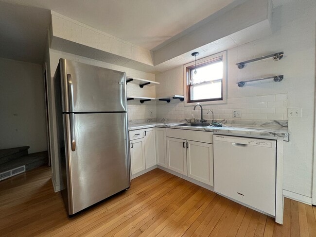 Building Photo - 2 Bed 1 Bath Single Family Home in Wausau