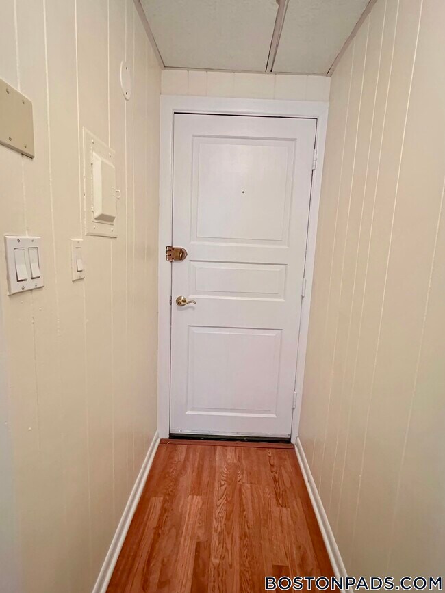 Building Photo - 62 Boylston St