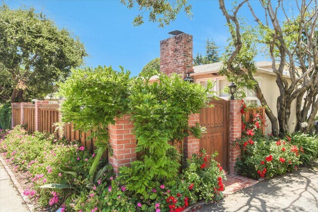 Foto del edificio - 554 S El Camino Real