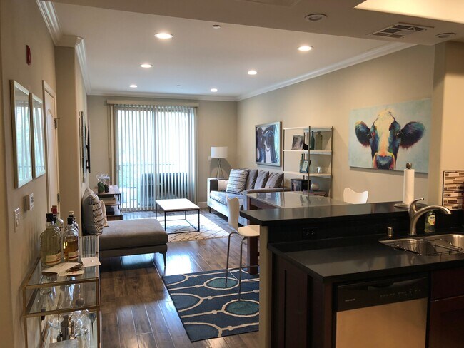 Foto del edificio - 11210 Peach Grove St