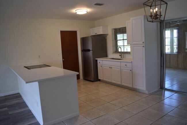 Foto del edificio - Affordable 3 bedroom 2 bath centrally located