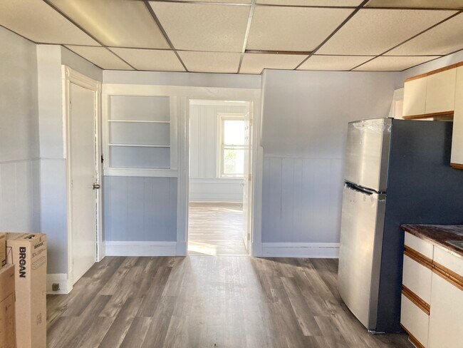 Building Photo - 135 E Squantum St