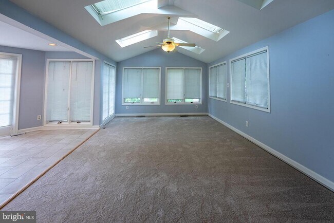 Foto del edificio - 6438 Woodville Dr