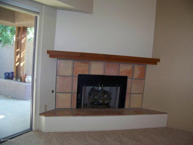 Foto del edificio - 3 Bed. 2 Bath Contemporary Home, Convenien...