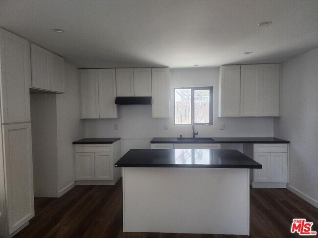 Foto del edificio - 4231 W 59th Pl