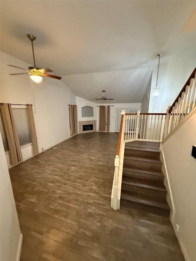 Foto del edificio - 4814 Russet Trail Ct