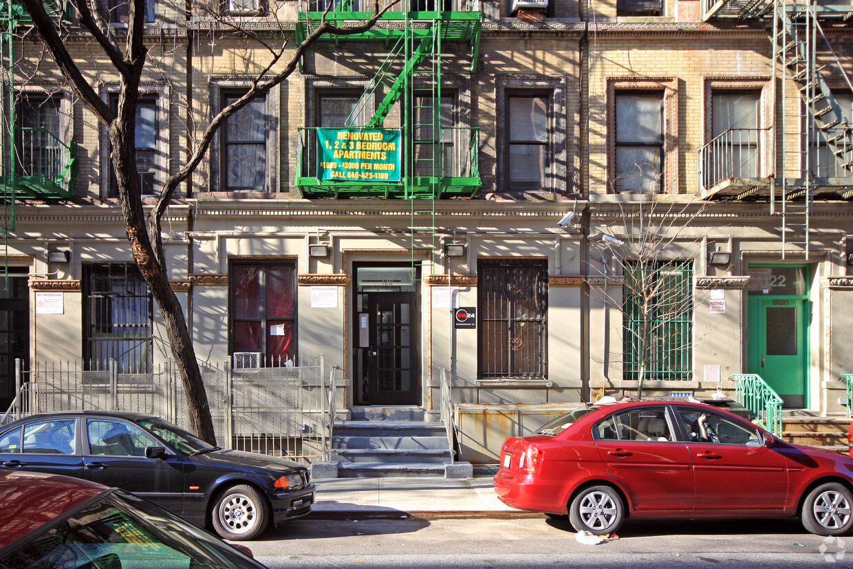 Building Photo - 120 W 109th St
