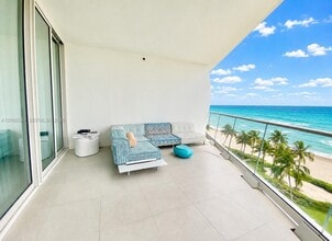 Building Photo - 16901 Collins Ave