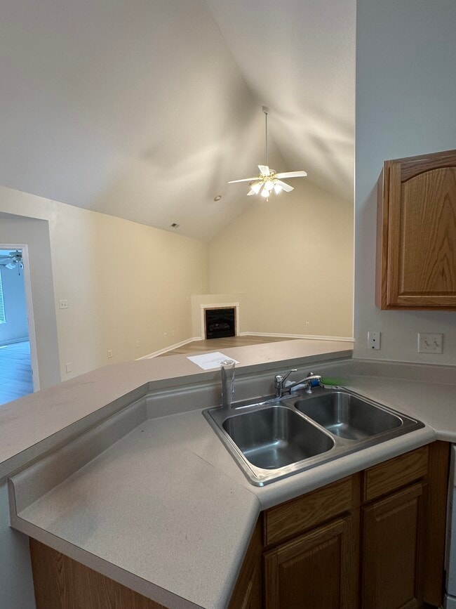 Building Photo - 3553 Oak Villa Way