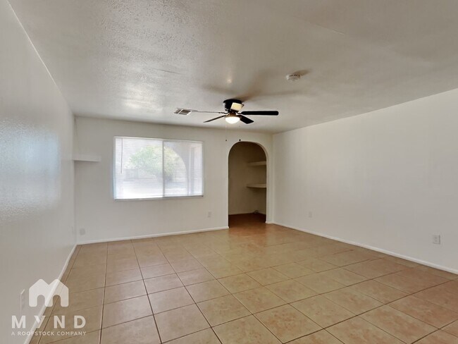Foto del edificio - 6033 W Vernon Ave