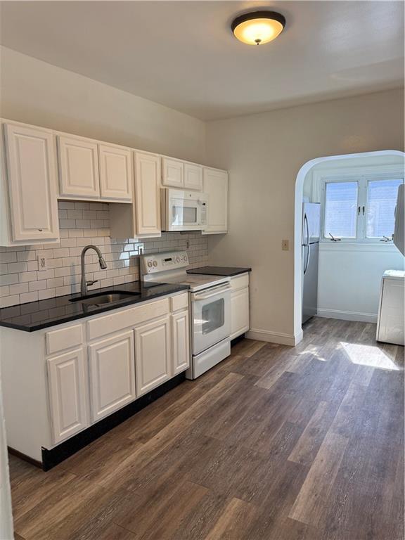 Building Photo - 332 Academy Ave