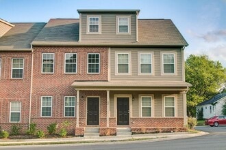 Building Photo - 95 Plumlee Dr