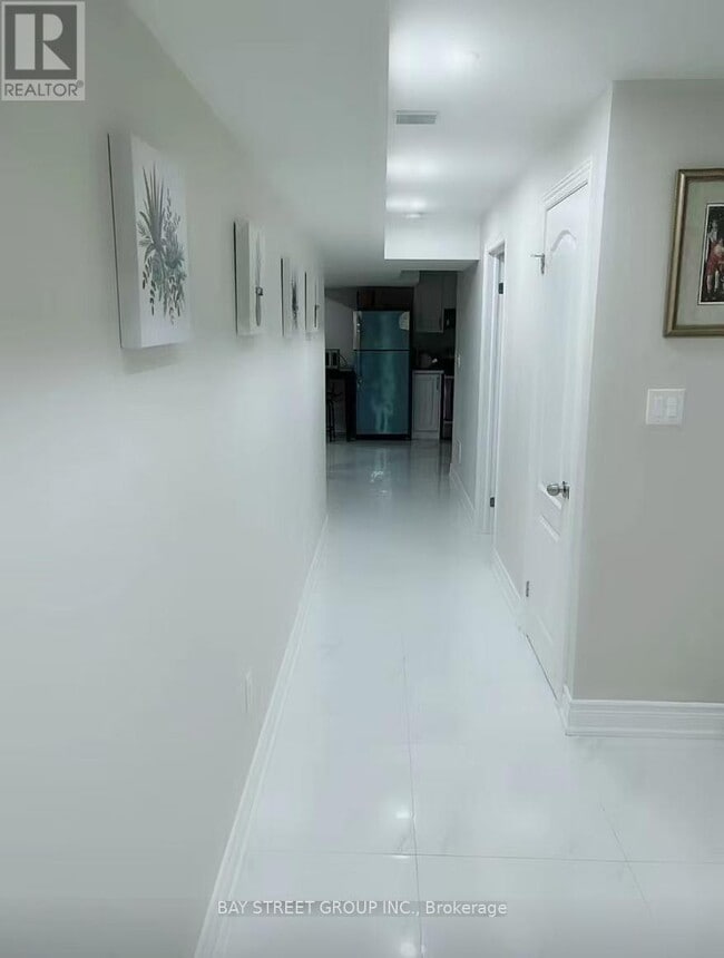 Building Photo - 4080 Colonial Dr