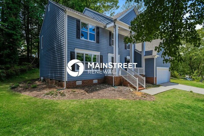 Building Photo - 4 Bedroom Pet-Friendly Home in Charlotte, NC with Main Street Renewal