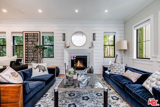 Foto del edificio - 4268 Colbath Ave