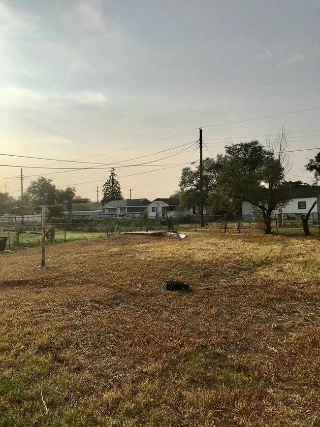 Building Photo - 3811 NE 17th Ave