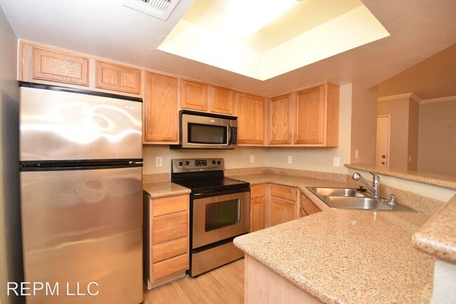 8600 W Charleston Blvd Las Vegas Nv 89117 House For Rent In