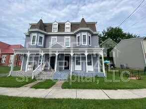 Building Photo - 112 N York St