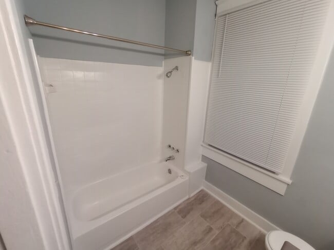 Building Photo - 325 Ellis St