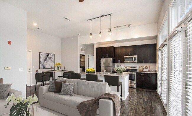 Building Photo - Parkway Flats