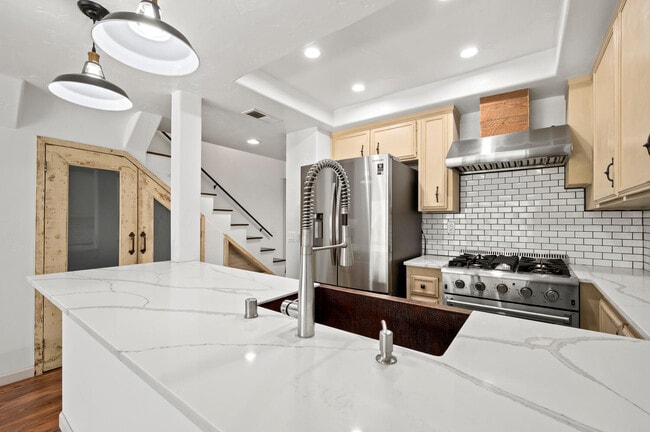 Building Photo - 2742 Pine Creek Cir