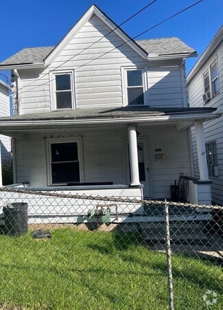 Building Photo - 123 Short St