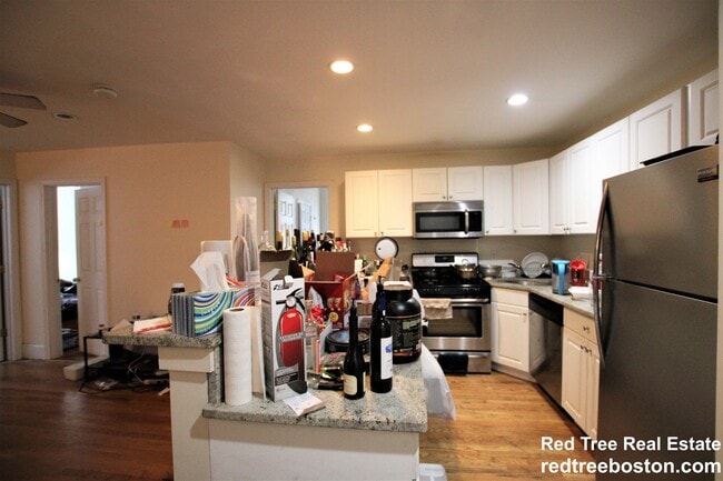 Photo - 324 St Paul St Apartment