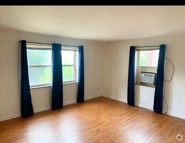 Mountain Lebanon Country Club Apartments under 800 Pittsburgh, PA