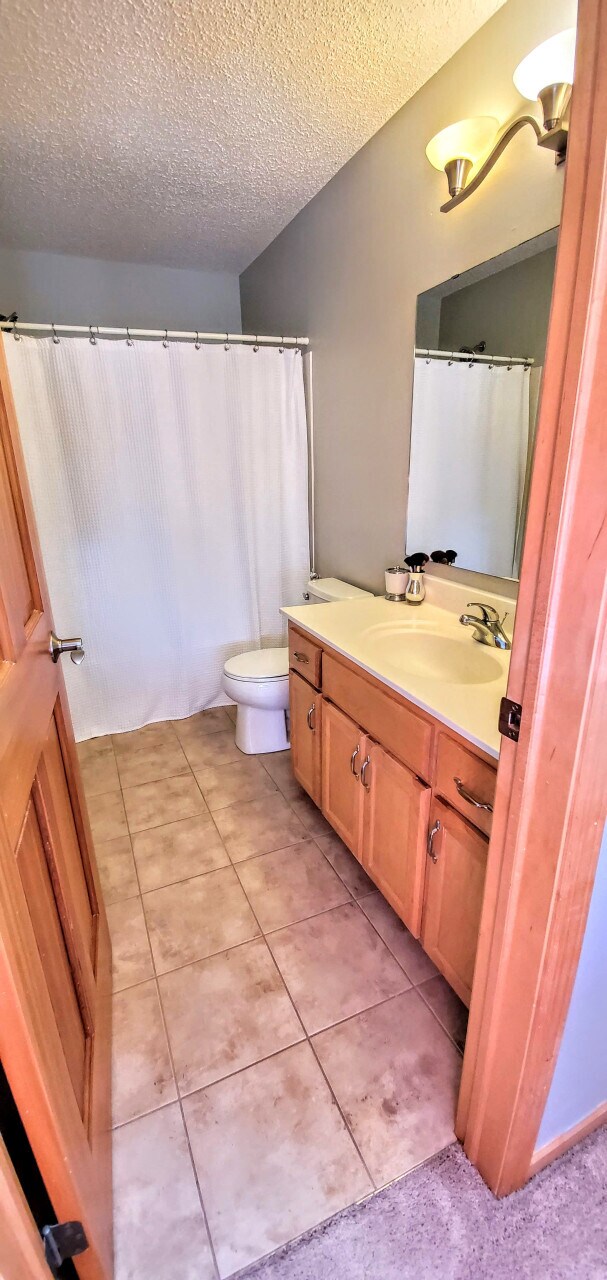 Building Photo - 8515 Lakeview Terrace