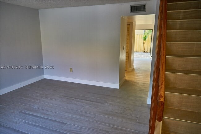 Building Photo - 10042 SW 77th Ct