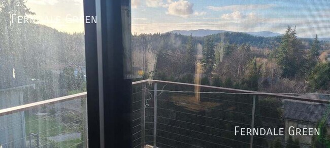 Building Photo - Private Owner - 3 Bed/2 Bath Home with Oce...