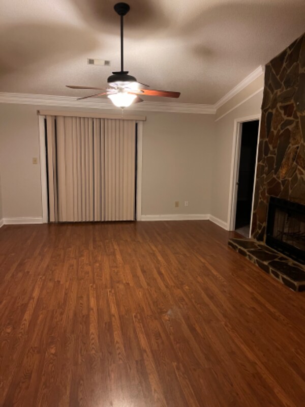 Foto del edificio - 334 Somerset Dr