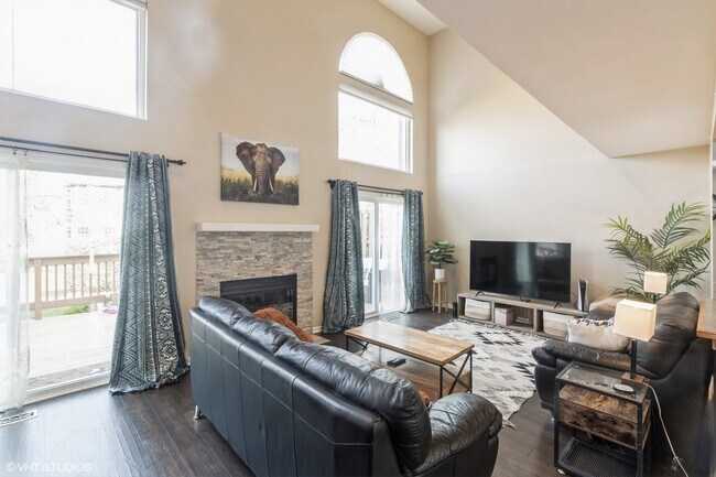 Foto del edificio - 420 Ascot Ln