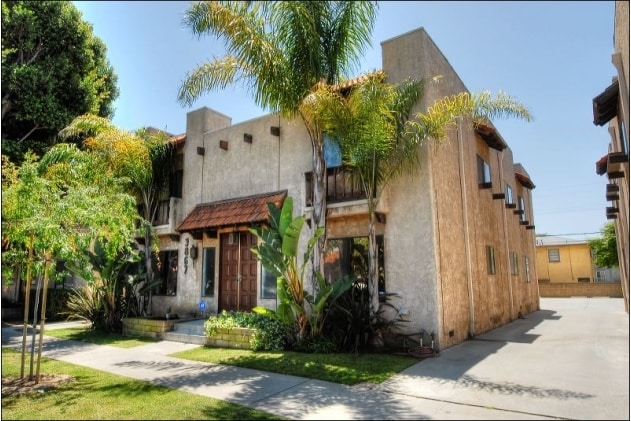 Building Photo - 3867 Girard Ave