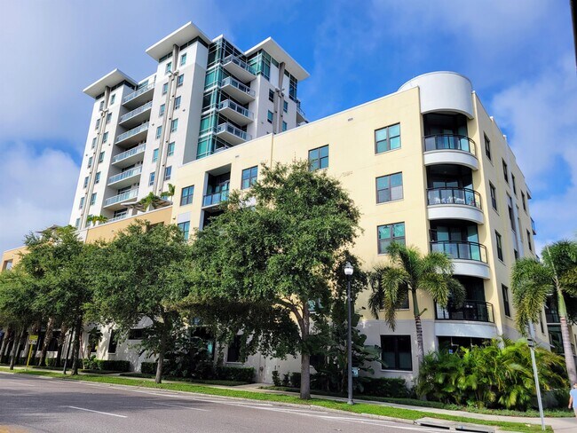 Foto del edificio - 400 4th Ave S