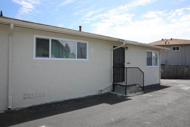 Building Photo - 24263 Silva Ave