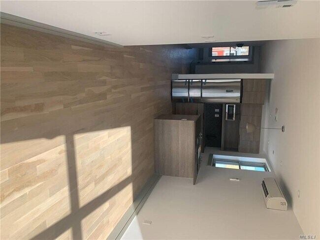 Building Photo - 189 Pulaski St