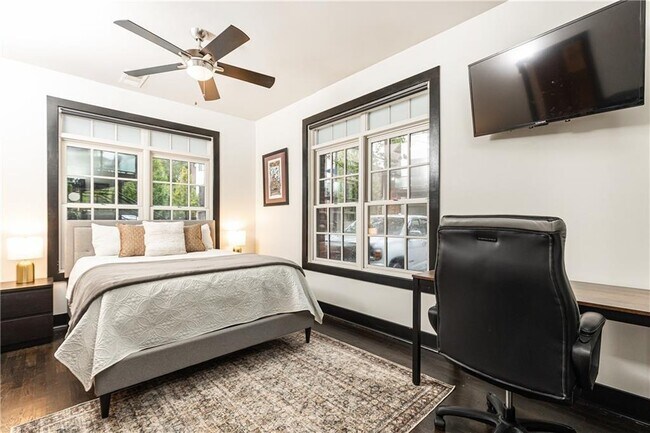 Foto del edificio - 1300 DeKalb Ave NE