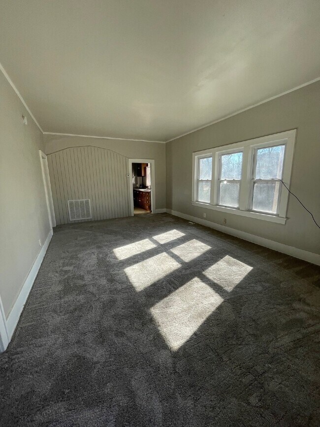Building Photo - NO APPLICATION FEE FOR THE MONTH OF FEBRUARY!