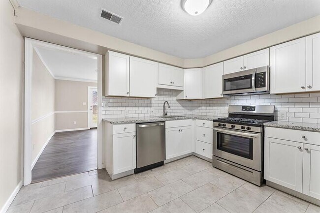 Foto del edificio - 14205 Kennebec St