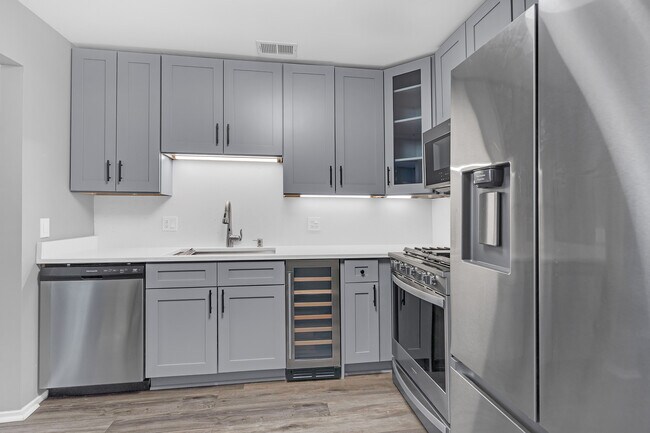 Foto del edificio - 730 Hamilton Ct