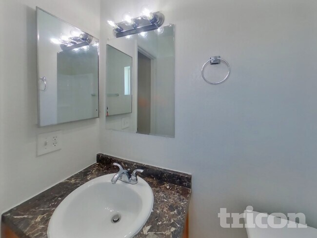 Foto del edificio - 8102 W Heatherbrae Dr