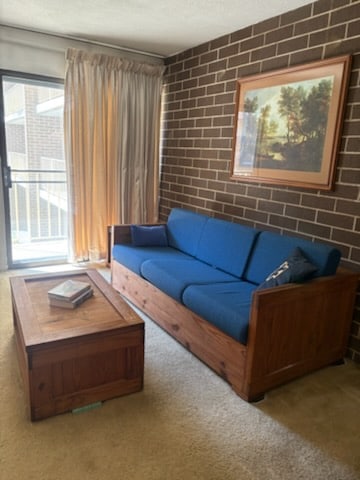 Building Photo - 2106 Kanawha Blvd E