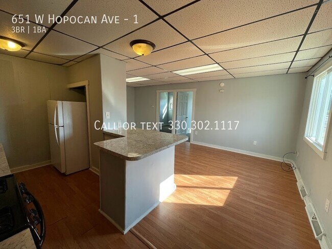 Building Photo - Three bedroom one bathroom apartment for rent