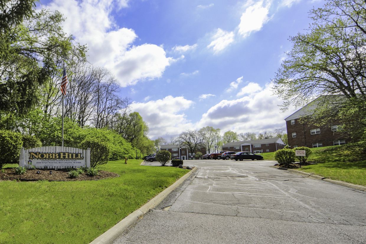 Community Entrance - Nobb Hill