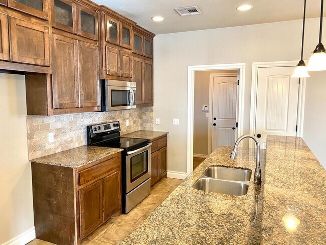 Foto del edificio - 3 Bed, 3 Bath With Bonus Room in Deer Creek Schools