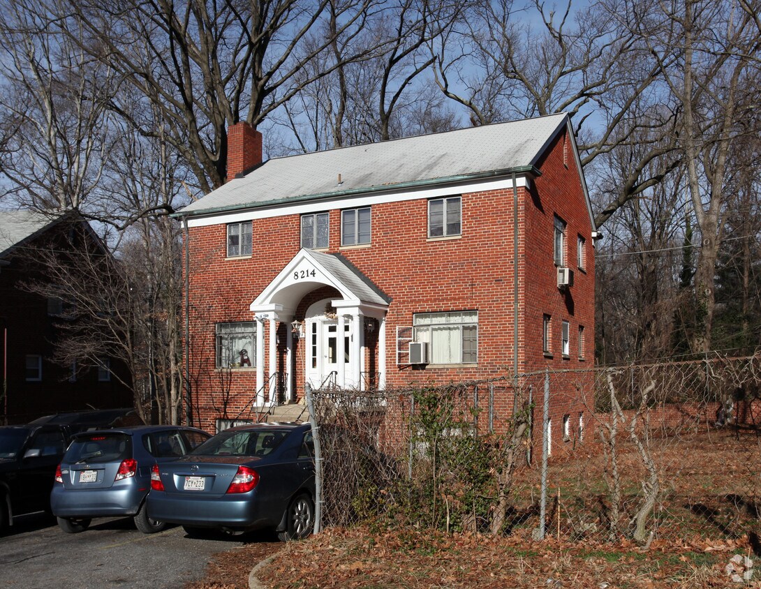 Foto del edificio - 8214 Houston Ct
