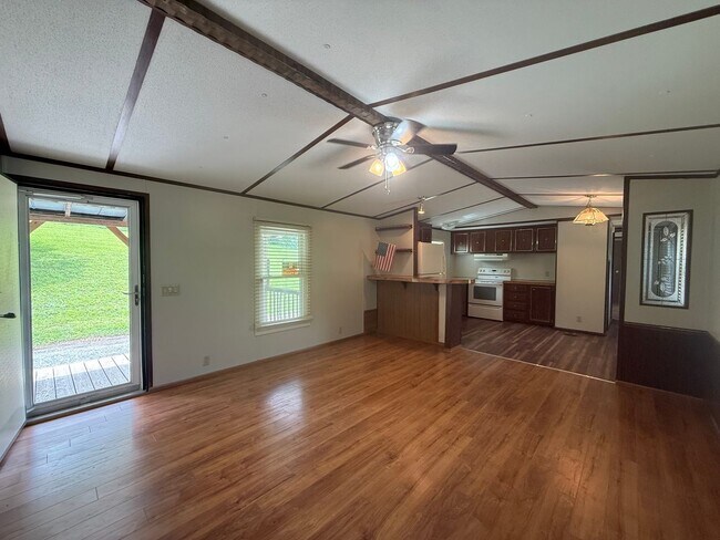 Foto del edificio - 2 Bedroom 2 Bath Mobile Home in Greeneville, TN